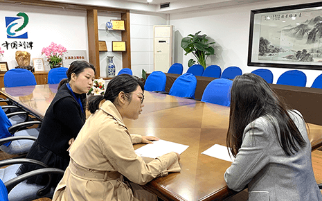 劉潭服裝：社企共建、結(jié)對(duì)簽約共發(fā)展