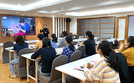 劉潭服裝：反詐宣傳進(jìn)企業(yè)，警企共筑“防火墻”