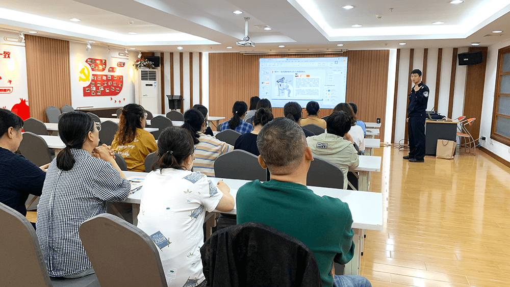 劉潭服裝反詐宣傳