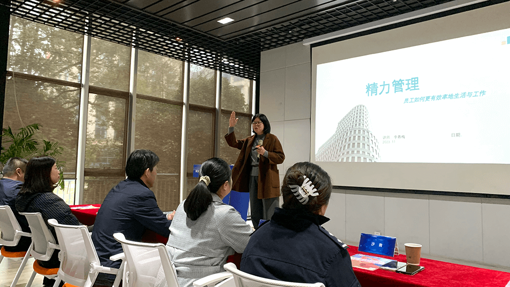 劉潭服裝參加商會活動