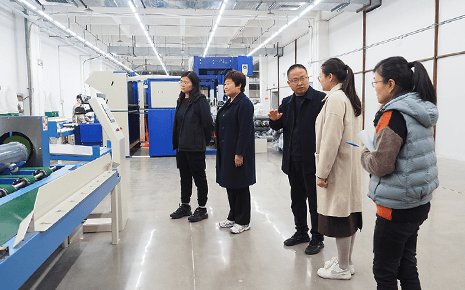 熱烈歡迎清豐縣工信局領(lǐng)導到劉潭服裝參觀指導工作