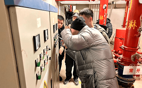 市安全生產(chǎn)督導(dǎo)組對(duì)劉潭服裝開展安全生產(chǎn)檢查