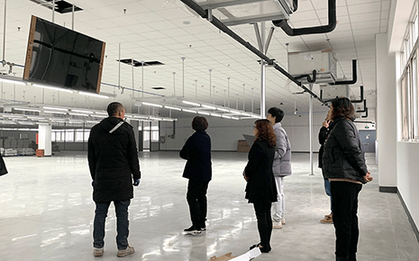 劉潭服裝：智能化改造讓縫紉車(chē)間變身數(shù)字工廠(chǎng)