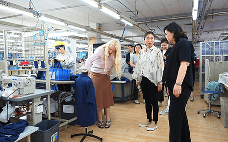 熱烈歡迎市電子商務(wù)協(xié)會(huì)到劉潭服裝開(kāi)展走訪調(diào)研