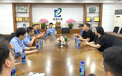 助力安全生產(chǎn)——街道聯(lián)合檢查組到劉潭服裝開展安全檢查