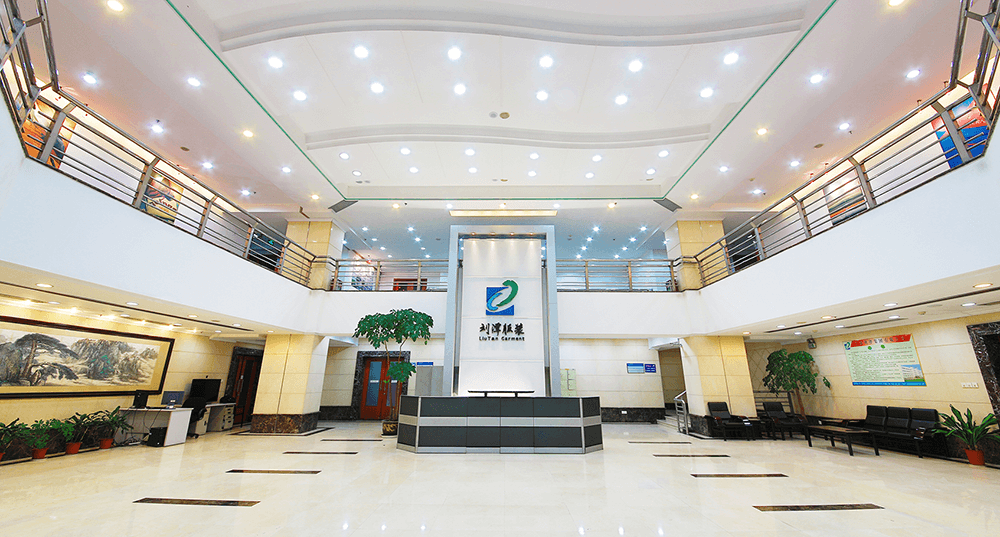 劉潭服裝榮登&ldquo;2023年中國服裝行業(yè)百強(qiáng)企業(yè)&rdquo;三大榜單