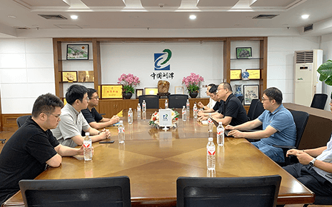 劉潭服裝:“企學(xué)研”共探智能制造新未來 劉潭服裝:“企學(xué)研”共探智能制造新未來