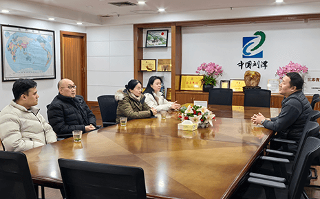 工商聯(lián)走進(jìn)劉潭服裝，共話發(fā)展新篇章