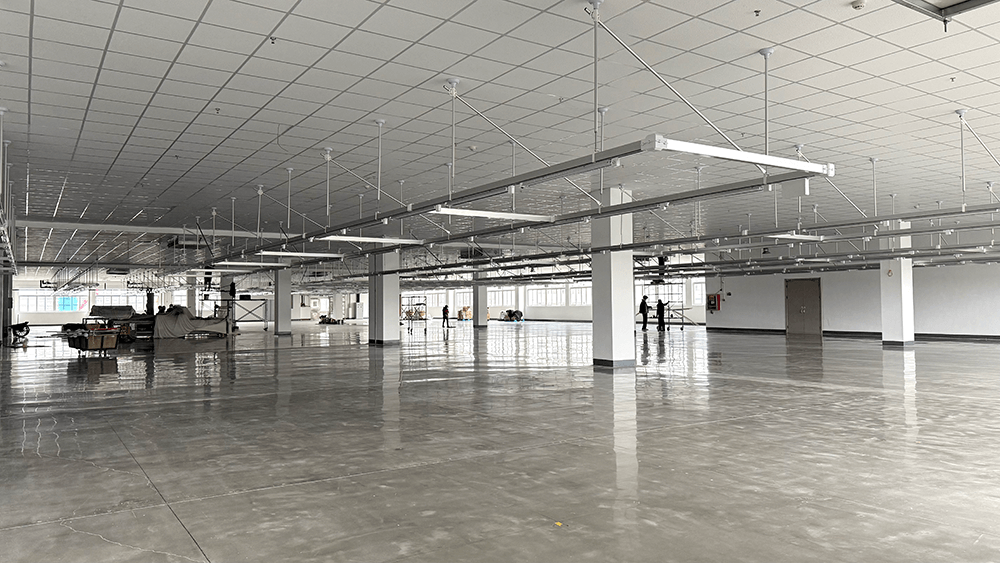 劉潭服裝：車間智能化開拓新潮流