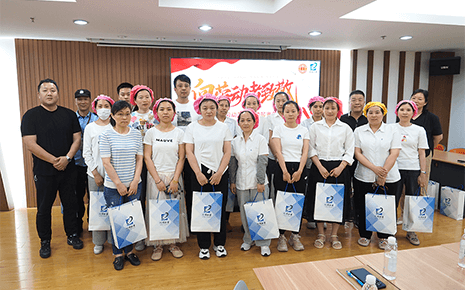 暖心座談優(yōu)秀員工：劉潭服裝傳遞關(guān)懷致敬勞動(dòng)者