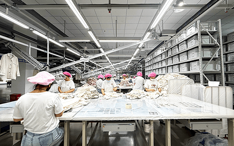 劉潭服裝匠心向滿：以成長之姿，赴智造之約