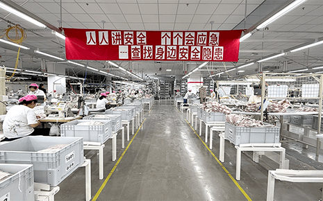 劉潭服裝扎實(shí)開展安全生產(chǎn)月宣傳——筑牢安全防線