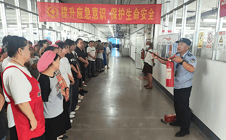 劉潭服裝：高溫天強(qiáng)化特殊工種安全實(shí)訓(xùn)