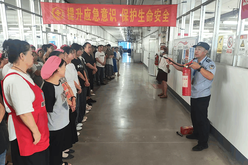 劉潭服裝：高溫天強(qiáng)化特殊工種安全實(shí)訓(xùn)