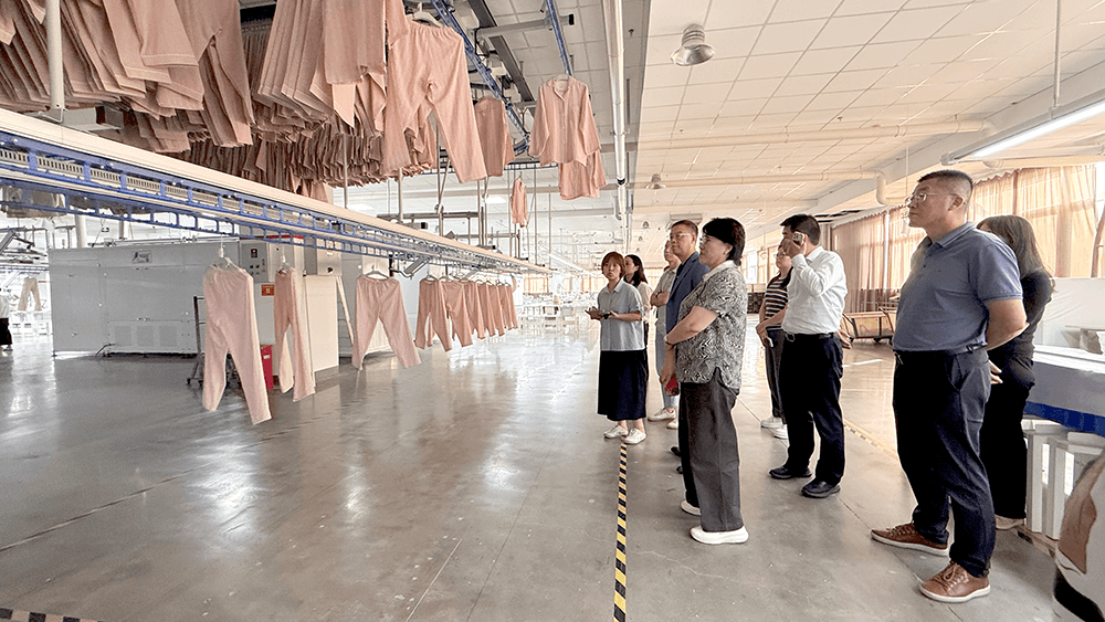 劉潭服裝迎來投資考察團：共謀產(chǎn)業(yè)升級新方向