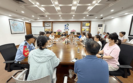 衛(wèi)健委深入劉潭服裝開展健康科普與調(diào)研活動