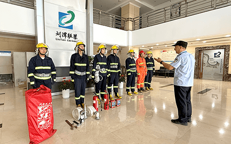 劉潭服裝微型消防站實(shí)戰(zhàn)演練：從理論到實(shí)操大力強(qiáng)化應(yīng)急能力