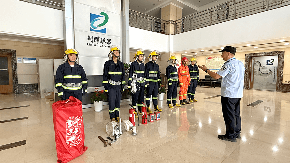 劉潭服裝微型消防站實(shí)戰(zhàn)演練：從理論到實(shí)操大力強(qiáng)化應(yīng)急能力