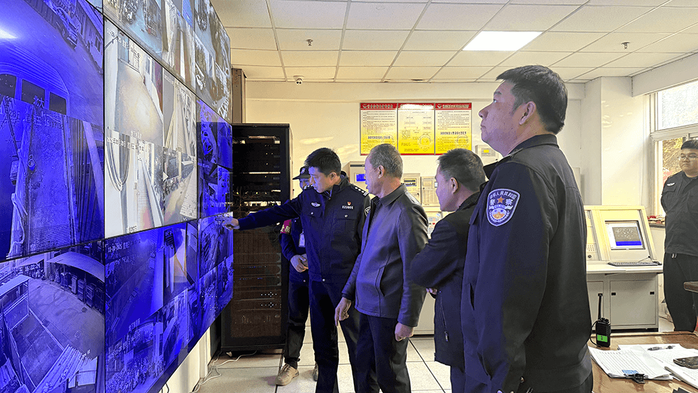 聯(lián)合檢查組走進(jìn)劉潭服裝&mdash;&mdash;開展安全專項檢查