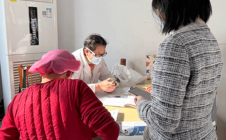 體檢回訪遞溫情，劉潭服裝筑牢職工健康防線