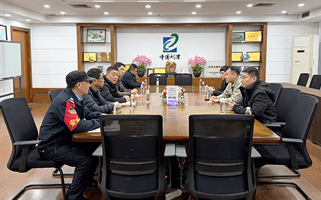 區(qū)應(yīng)急管理局局長“沉浸式”調(diào)研：深入劉潭服裝查安全