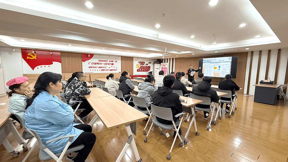 筑牢安全防線賦能新程啟航&mdash;&mdash;劉潭服裝開展新員工入職培訓(xùn)