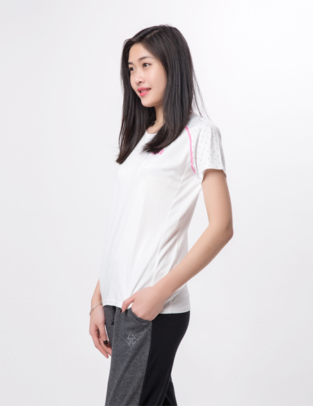女式運(yùn)動(dòng)T恤