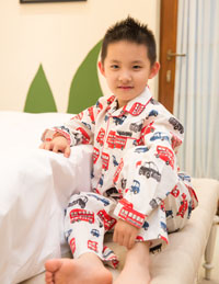 男童長(zhǎng)袖印花卡通睡衣