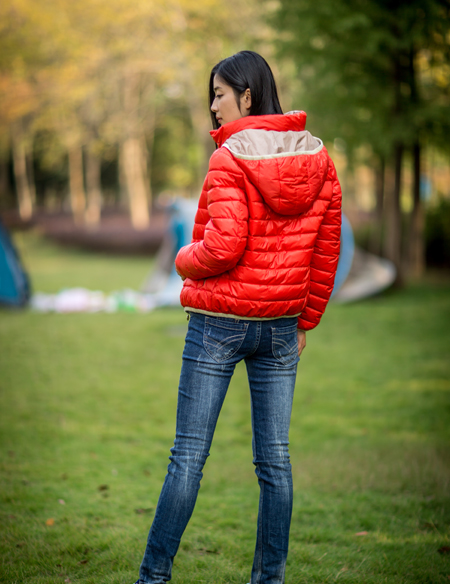 女式連帽純色短款棉服