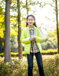 女童純色長(zhǎng)袖外套